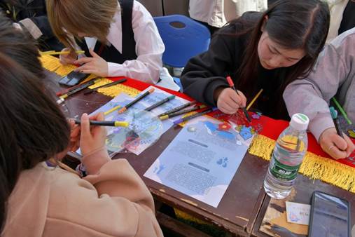 一些人在切蛋糕 中度可信度描述已自动生成